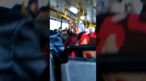 бабка жжет в автобусе