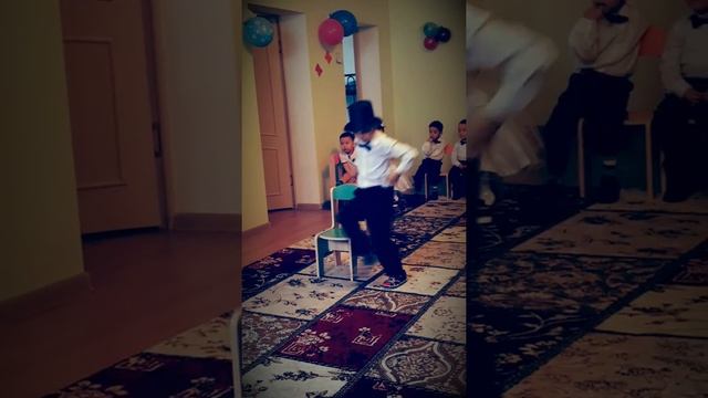 танец со шляпой смотреть онлайн