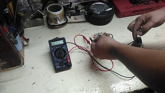 Как проверить датчик уровня топлива(ДУТ) смотреть онлайн