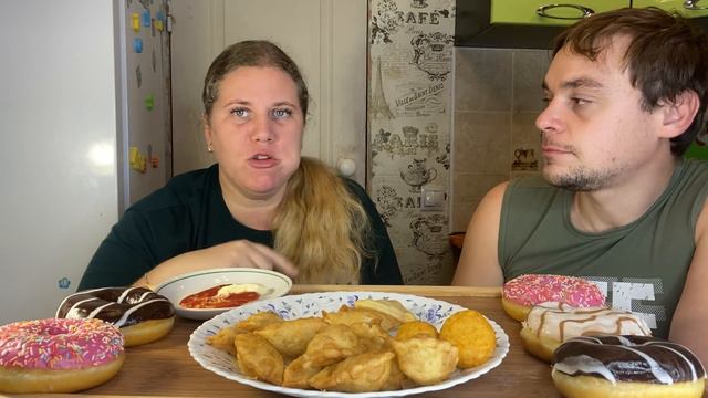 МУКБАНГ/Очень вкусные пончики 🍩 #семьятарлавиных #мукбанг смотреть онлайн