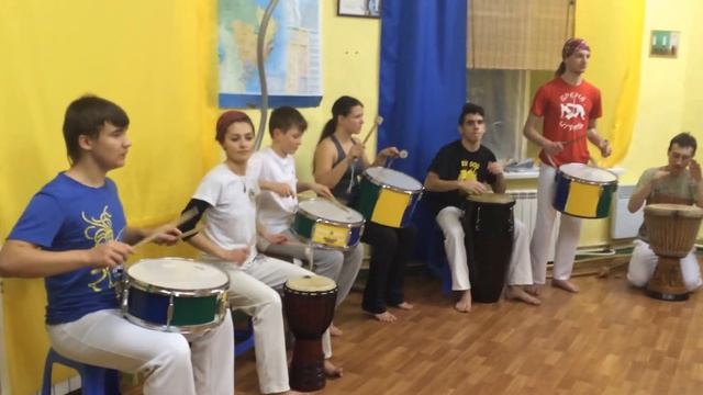Бразильские ритмы в Академии капоэйры в Киеве, Украина