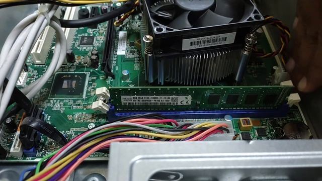 Computer turns on but no display on monitor (100% Fixed) | No Signal, No Display error on monitor смотреть онлайн