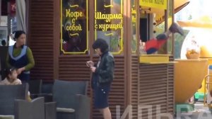 Смешные и дерзкие приколы над людьми на улице