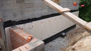 Огромный дом на забивных жб сваях с цоколем. Сваи 150х4000