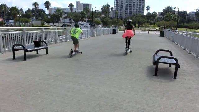 Bowboard...more than a scooter! смотреть онлайн