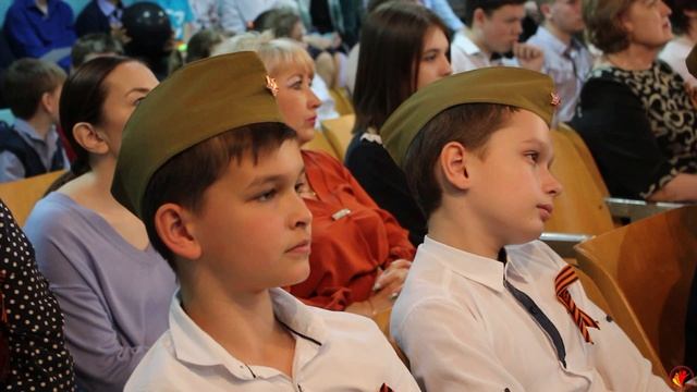 КОНЦЕРТ ПОСВЯЩЁННЫЙ ДНЮ ПОБЕДЫ | ПЕСНЯ В ВОЕННОЙ ШИНЕЛИ | АКАДЕМИЯ ДЕТСТВА