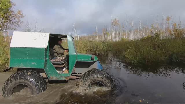 Забрались в сердце опасных Васюганских болот, чтобы там жить и добывать пищу. Рыбалка осенью