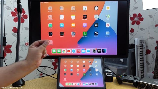 How to connect an iPad Pro 2021 M1 to an external HDMI monitor or TV - USB C to HDMI interface смотреть онлайн