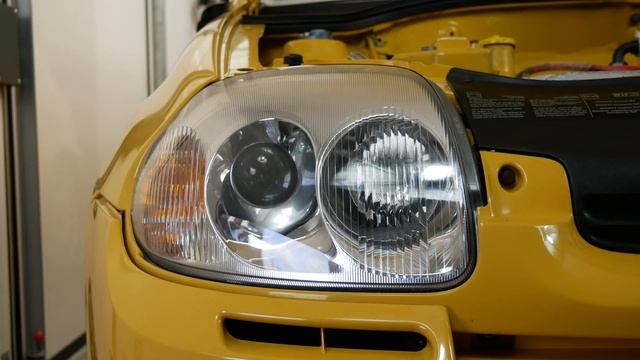 This Will Be the Most Powerful RenaultSport Clio 172 Ever смотреть онлайн