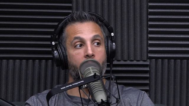 Mind Pump Episode #1138 | Quad Dominance, Carbs Benefits, Live Events, & Relationships With Clients смотреть онлайн