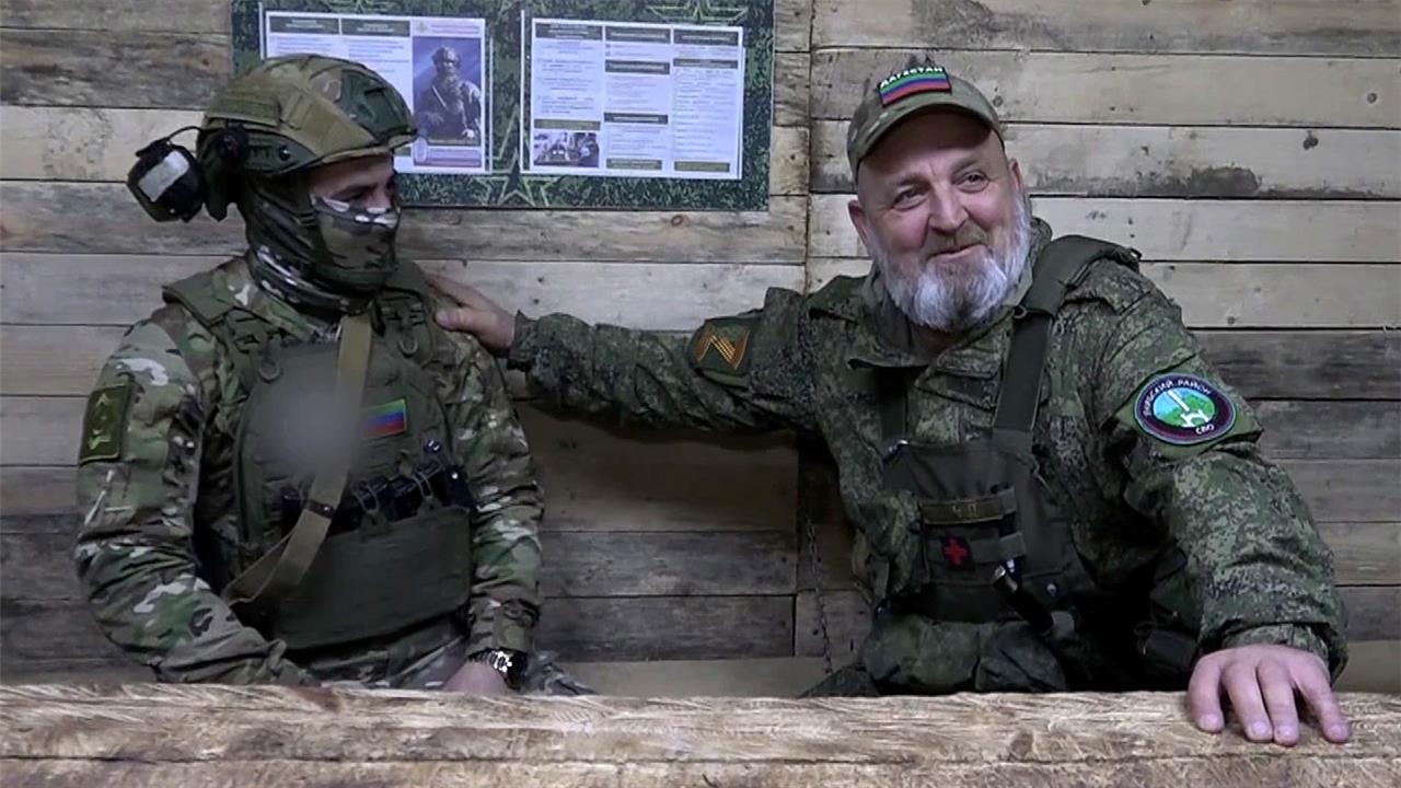 Директор школы из Дагестана пошел добровольцем на фронт