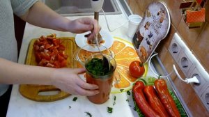 Заморозка ароматной заправки из помидоров и перца