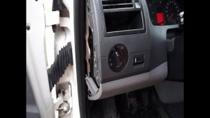 Как вытащить переключатель света VAG SEAT SKODA AUDI VOLKSWAGEN. LIFE HACKI. ЛАЙФАК.