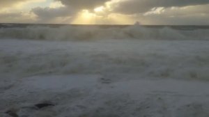 Вчерашний шторм в Черном море. Спасибо за видео Костя Брюзгин