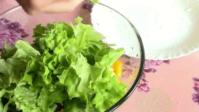 САЛАТ ГЛЕХУРАД . Салат без майонеза из свежих овощей и зелени.