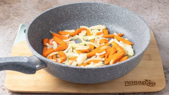 Овощное рагу с грибами, кабачками и баклажанами