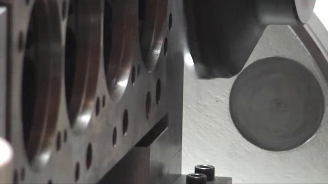 Фантастическая 5-осевая обработка блока цилиндров!!! смотреть онлайн