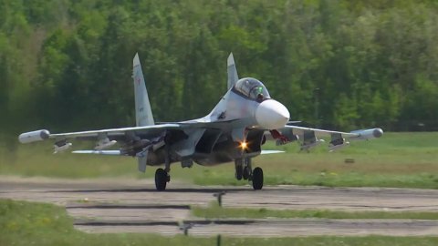 В Минобороны показали кадры работы истребителей Су-35С и Су-30СМ