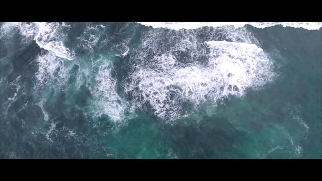 ФОЙЛ-СЕРФИНГ НА ВОЛНАХ ТОУ-ИН (с разгоном от гидроцикла) смотреть онлайн