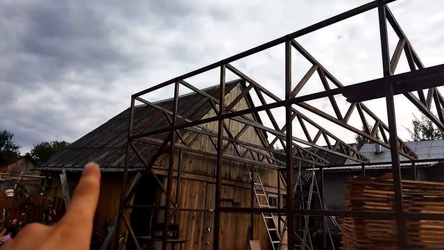 Гараж из профиля 6 на 8 своими руками. Сборка ферм, покрыли крышу технониколем. Часть 4.