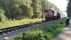 тепловоз 2М62-0628 "Машка" следует резервом на перегоне Заневский пост 1 - Ржевка