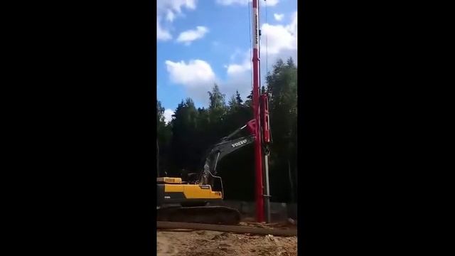 Забивка свай. Копровая мачта экскаваторного типа KOPERNIK со сваебойным молотом BRUCE SGH-0312