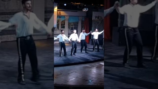 Конец концерта в отеле. смотреть онлайн