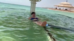 Купаемся в Мертвом море с раннего утра