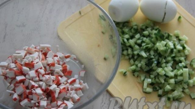 Рулет из лаваша с крабовыми палочками и кукурузой
