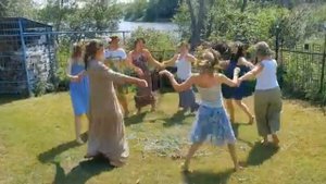 Круговые танцы.