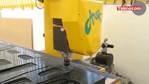 ARGO GANTRY 5A - портальный обрабатывающий центр с ЧПУ с 5 интерполированными осями