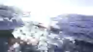 Лидер 320 против волны