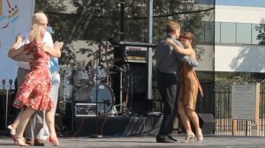 Dance in Style. Argentine Tango