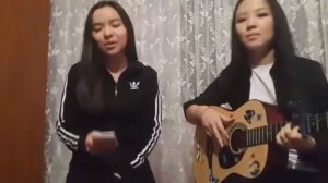 Две девчонки обалденно поют