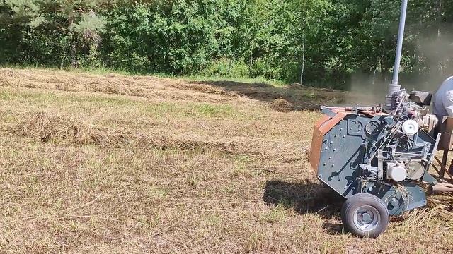 мотоблок + мини прессподборщик в работе