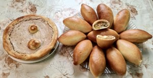 Пирог с творогом. Пирожки с капустой дрожжевые.