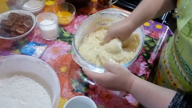 Вкуснейшие Духовые Пирожки с двумя начинками , мясом и сливами !!!! смотреть онлайн