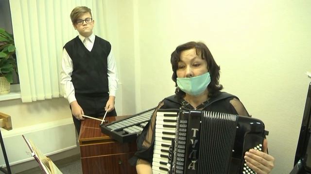 "В музыку - с радостью!" Видео - экскурсия по детской школе искусств №3 г. Рузаевка смотреть онлайн