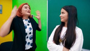 МАША ПРОУЧИЛА СТАРШЕКЛАССНИЦ!