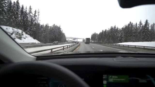 Hongqi E-HS9 Motorway Range Test смотреть онлайн