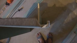 Двухуровневый потолок с нишей под карниз и светодиодную ленту
