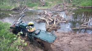 Мотоциклы Тула и Полноприводный мото вездеход пробираются через болота, серьёзное испытание водой
