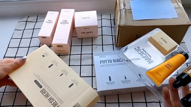 NACIFIC x STRAY KIDS Unboxing | Распаковка косметики NACIFIC с картами STRAY KIDS смотреть онлайн