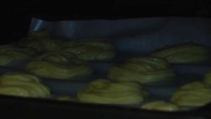 Профитроли с мясным салатом