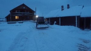 Каракат переломка с ножом-отвалом для уборки снега.