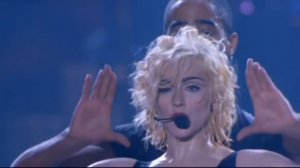 MADONNA Vogue (Blond Ambition Tour)