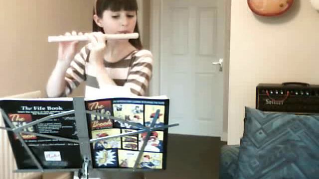 Jingle Bells on the Fife by Alice смотреть онлайн