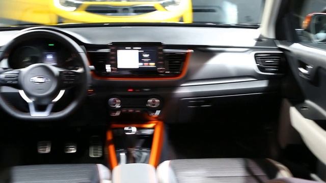 2018 Kia Stonic Interior Tour смотреть онлайн