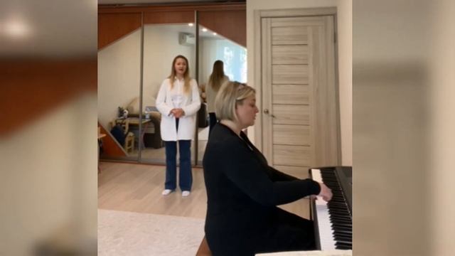 Денисова Надежда Николаевна руководитель студии "Вокальная студия Надежда"