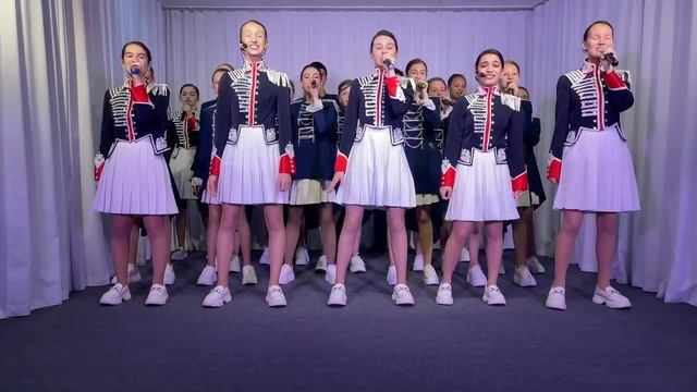 "ТРАВА У ДОМА" СВОДНЫЙ ХОР (ансамбли "12 кадров" и "Выше радуги")МБУК ДВЭС "РАДУГА" смотреть онлайн